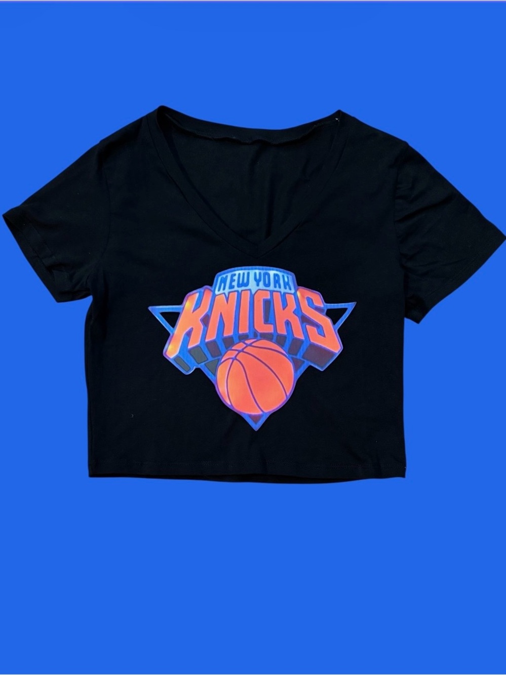 New York Knicks V Neck Black Graphic Crop Tee